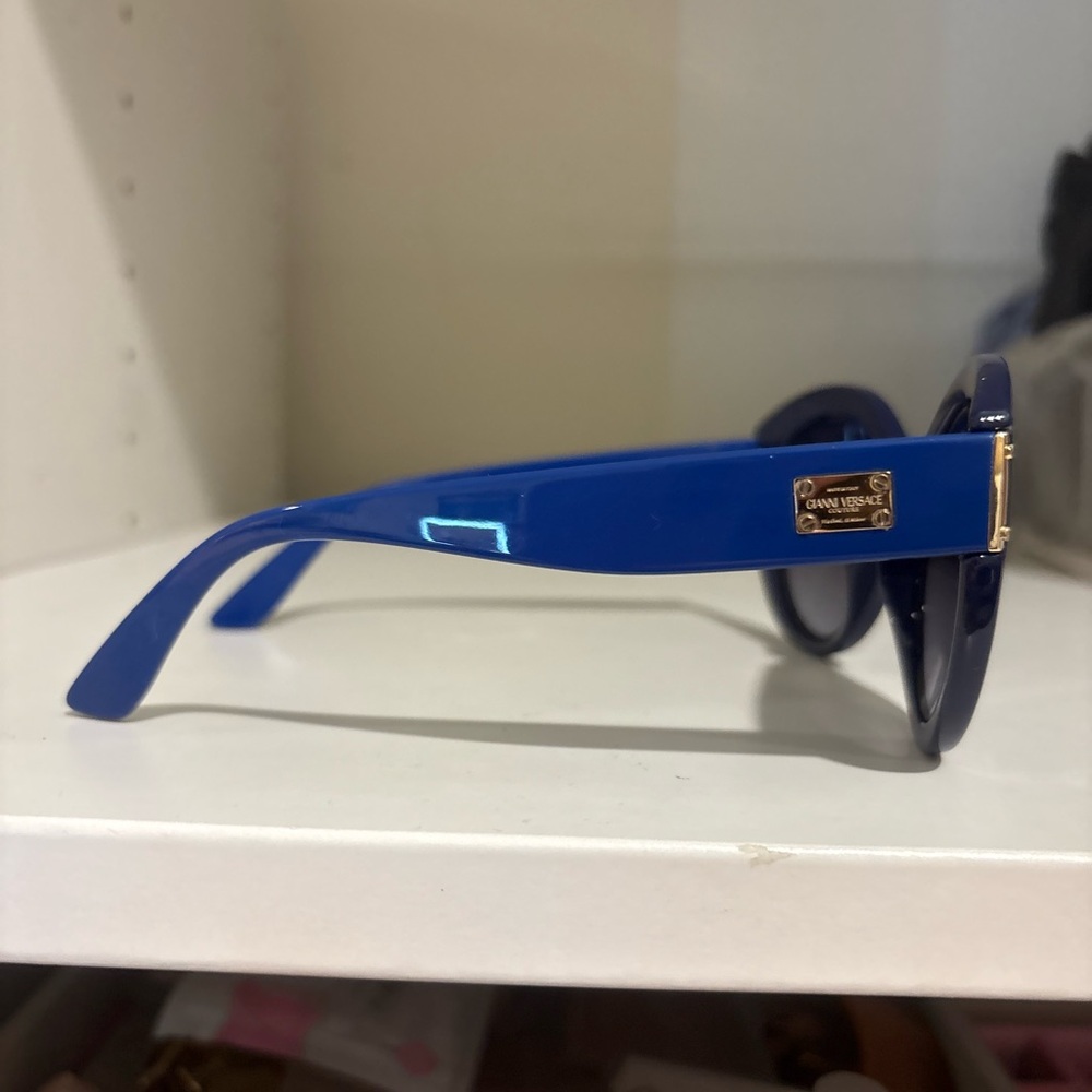 VERSACE Gianni Versace Blue Plastic Oversized Sunglasses - Picture 12 of 16